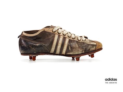 erster adidas fußballschuh|adidas geschichten übersicht.